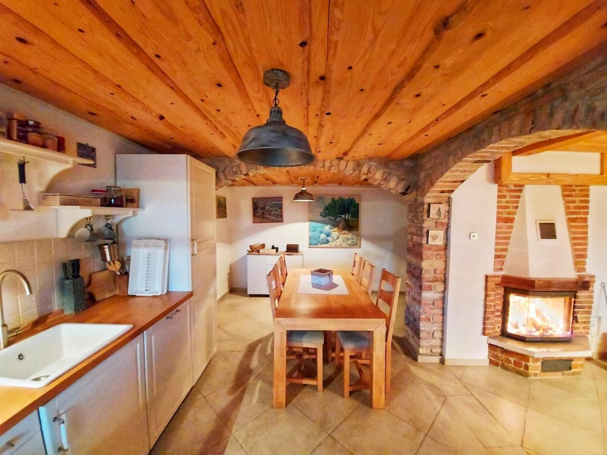 Peter'S Pine Cottage Korenica Kültér fotó