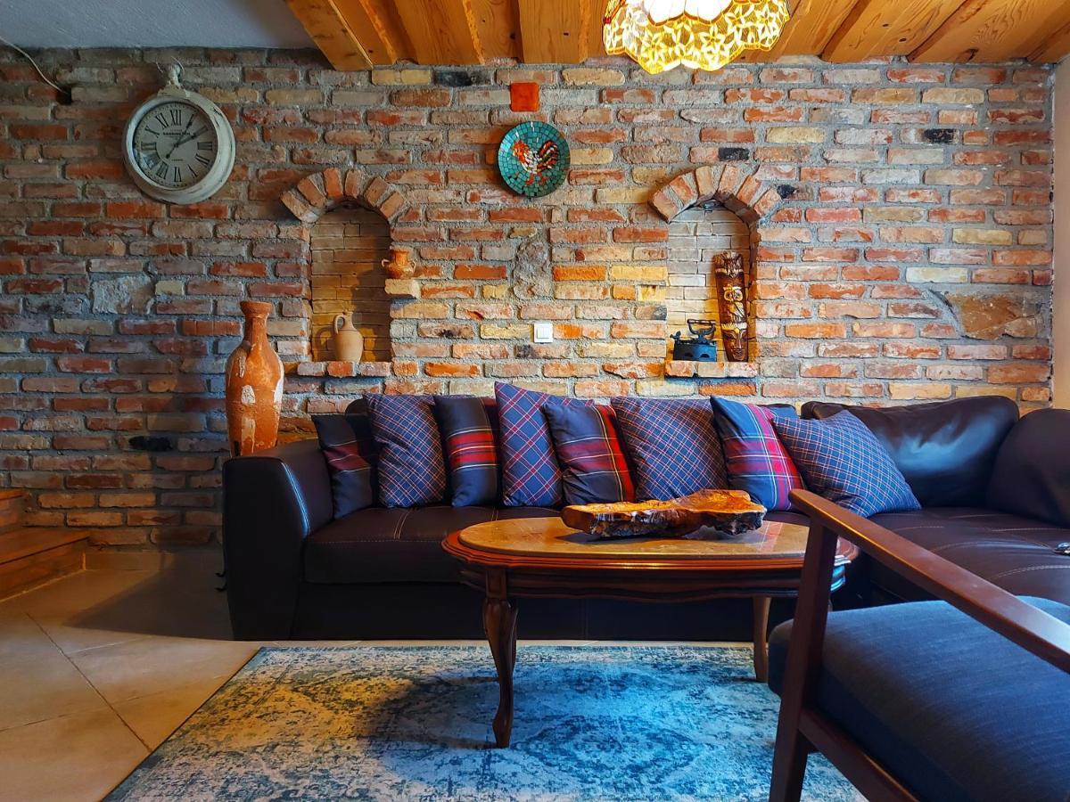 Peter'S Pine Cottage Korenica Kültér fotó